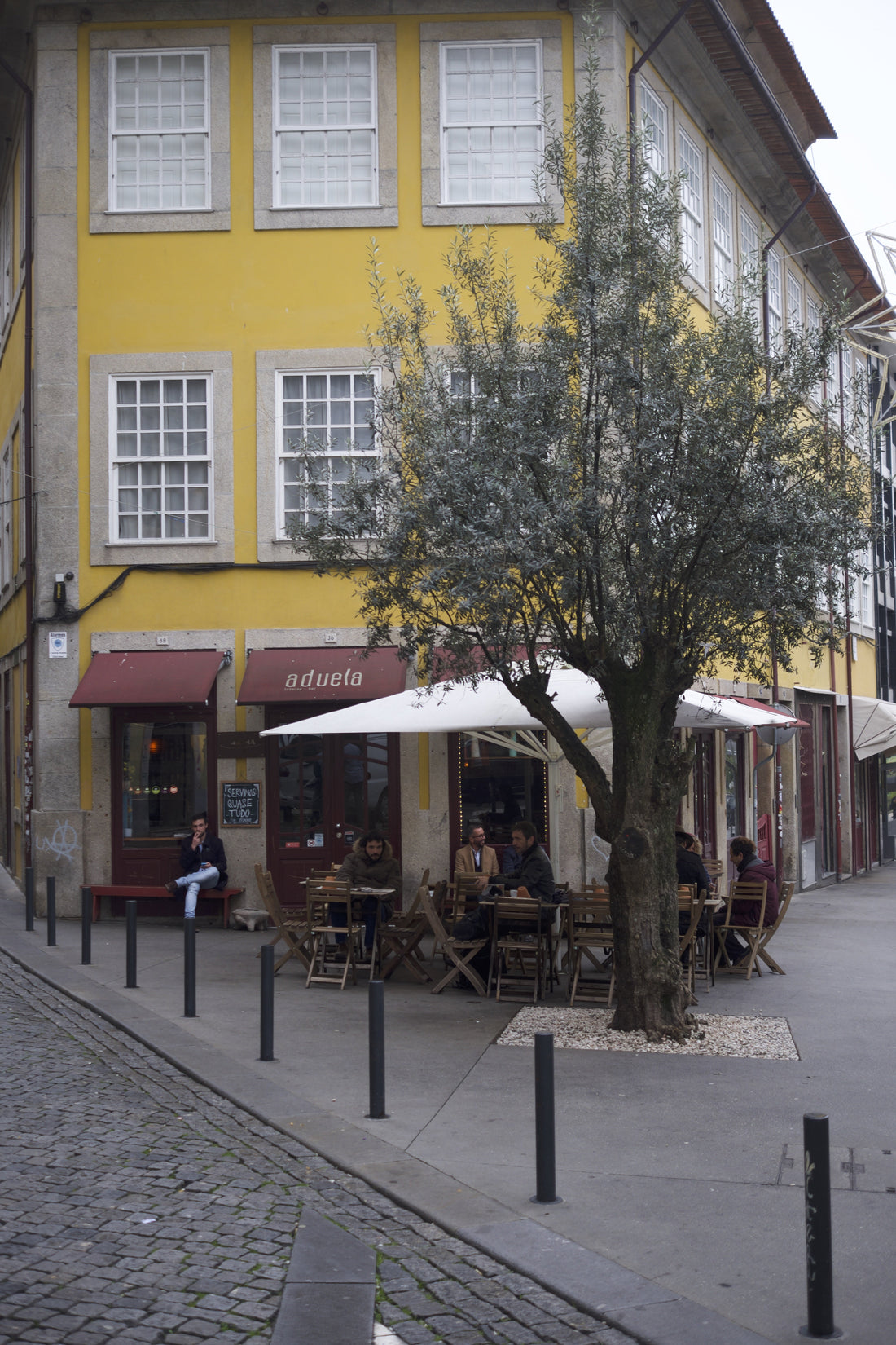 Aduela Bar